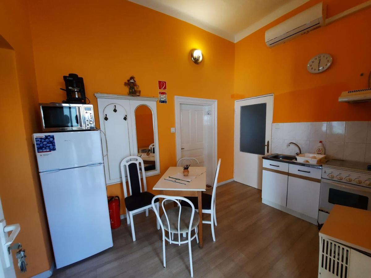 Gloria Apartman Gyula Luaran gambar
