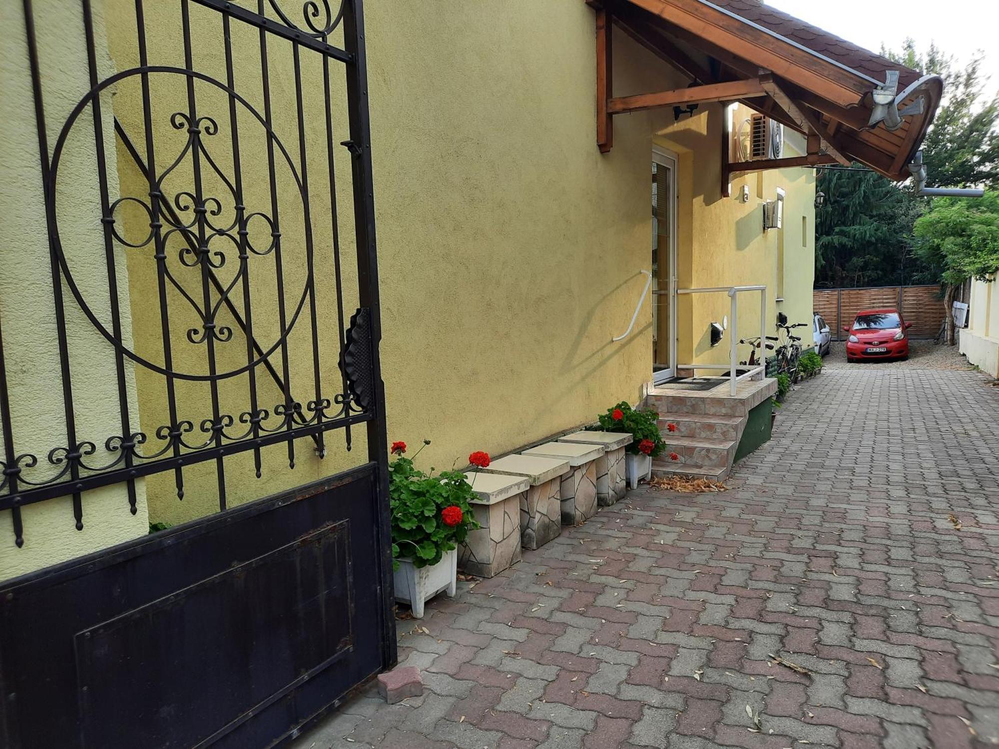 Gloria Apartman Gyula Bilik gambar