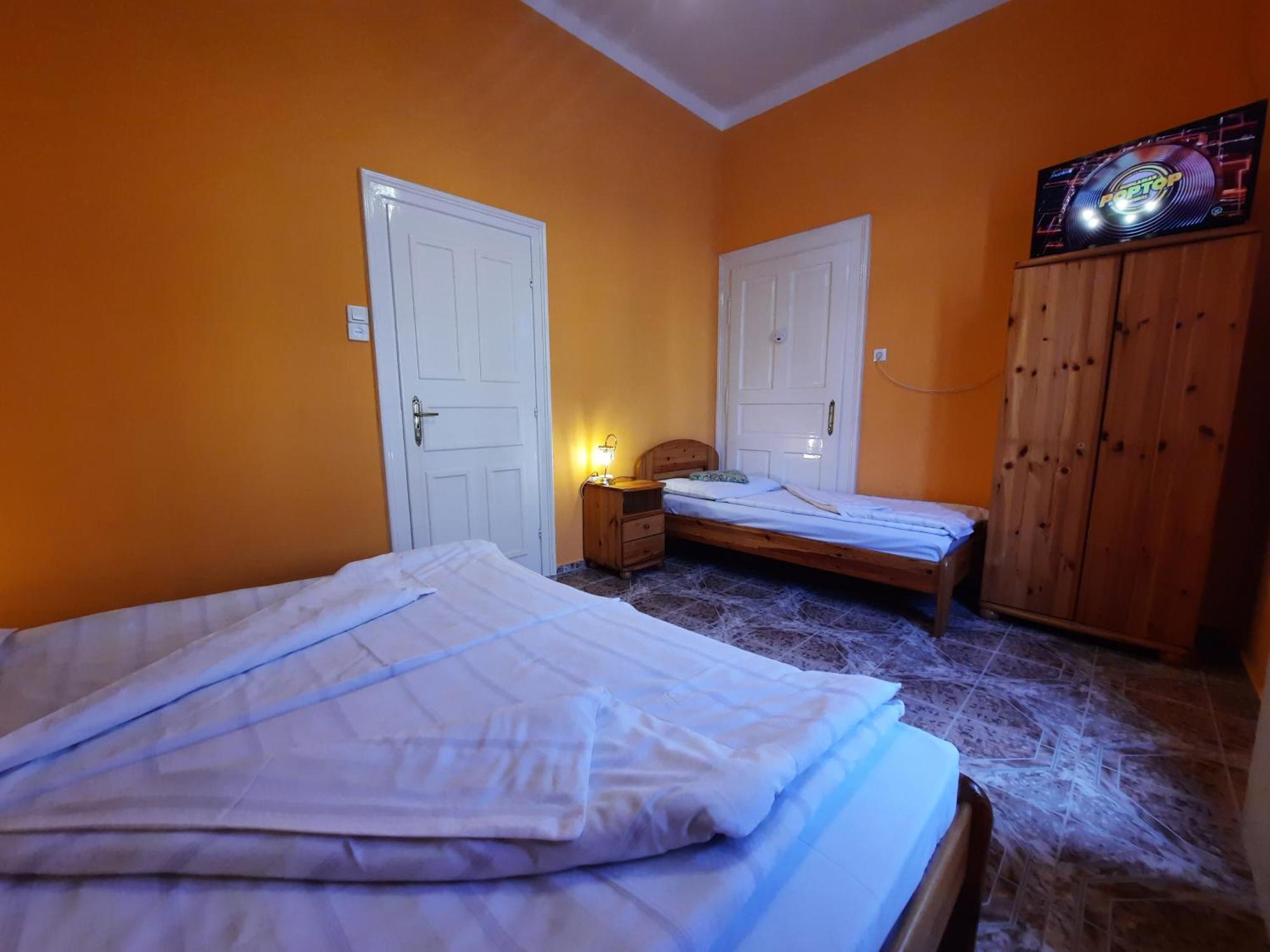 Gloria Apartman Gyula Luaran gambar