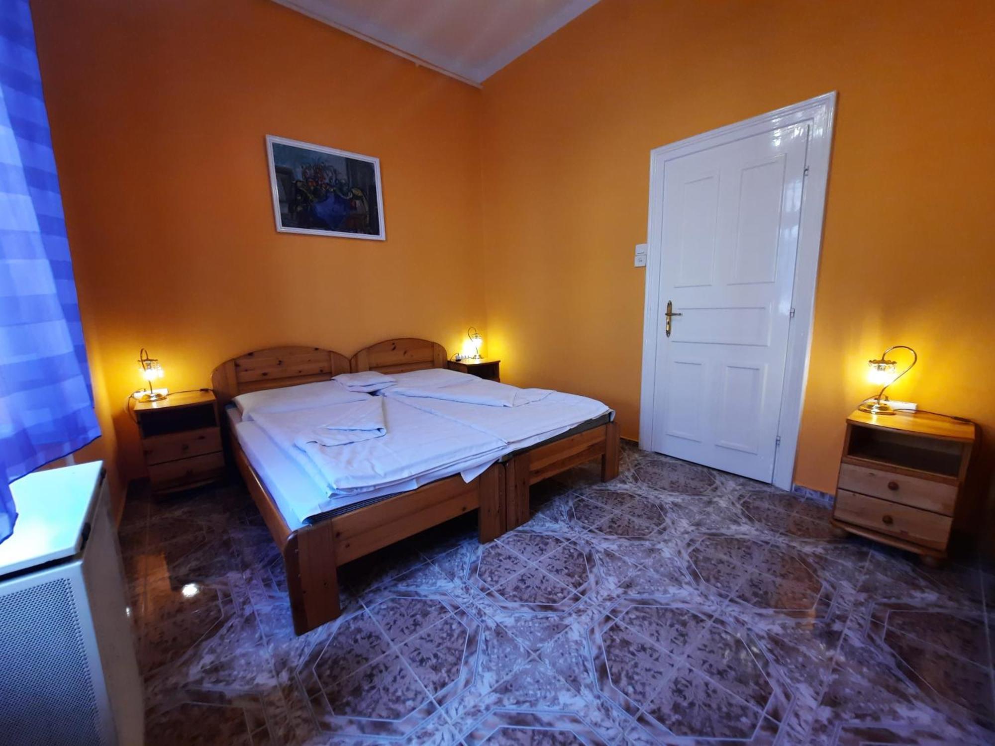 Gloria Apartman Gyula Luaran gambar
