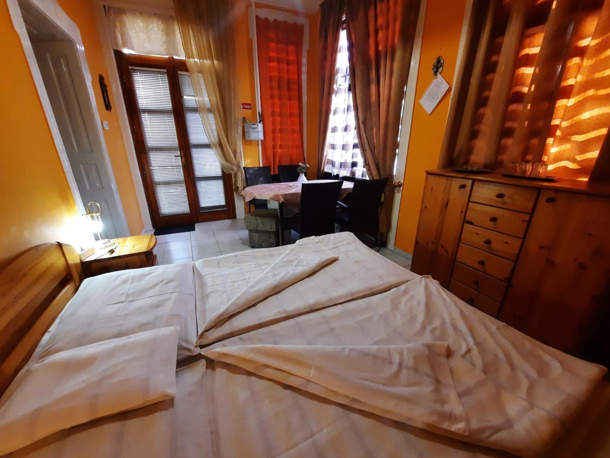 Gloria Apartman Gyula Luaran gambar
